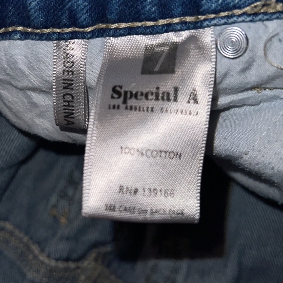 Distressed SPECIAL A Women light Wash Jeans 7 - Picture 7 of 7